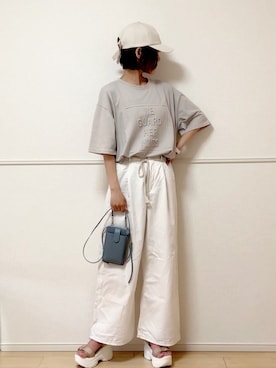 「sakishimatokyo（サキシマトーキョー）のアイテム（Tシャツ/カットソー）」を使った、uniさん（レディース・161cm）の夏コーディネート