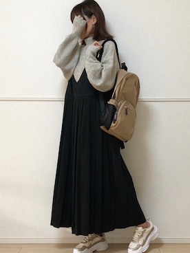 「sakishimatokyo（サキシマトーキョー）のアイテム（ジャンパースカート）」を使った、uniさん（レディース・161cm）の秋コーディネート