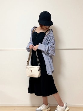 「Chaco closet（チャコ クローゼット）のボリュームスリーブオーバーサイズレギュラーカラーシャツ/ストライプシャツ（シャツ/ブラウス、ブルー系）」を使った、uniさん（レディース）の春コーディネート