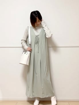 「レザー」｜「アイテム（ジャンパースカート）」を使った、uniさん（レディース・161cm）の春コーディネート