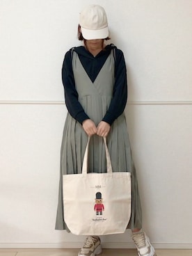 「sakishimatokyo（サキシマトーキョー）のアイテム（スウェット）」を使った、uniさん（レディース・161cm）の冬コーディネート