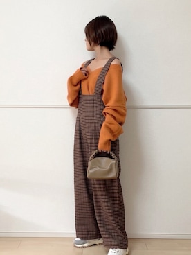 「Bab（バブ）のアイテム（サロペット/オーバーオール）」を使った、uniさん（レディース・161cm）の秋コーディネート
