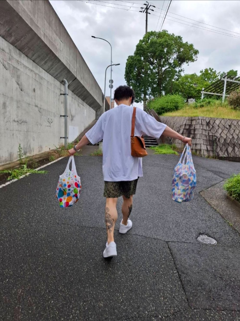 「PRO CLUB の【PROCLUB/プロクラブ】 101 Adult Short Sleeve Tee Crew Neck(Heavyweight)　ヘビーウェイト　ビッグシルエット　オーバーサイズ（Tシャツ/カットソー、ホワイト系）」を使った、まめ(SOY)さん（メンズ・180cm）の夏コーディネートの1枚目の写真