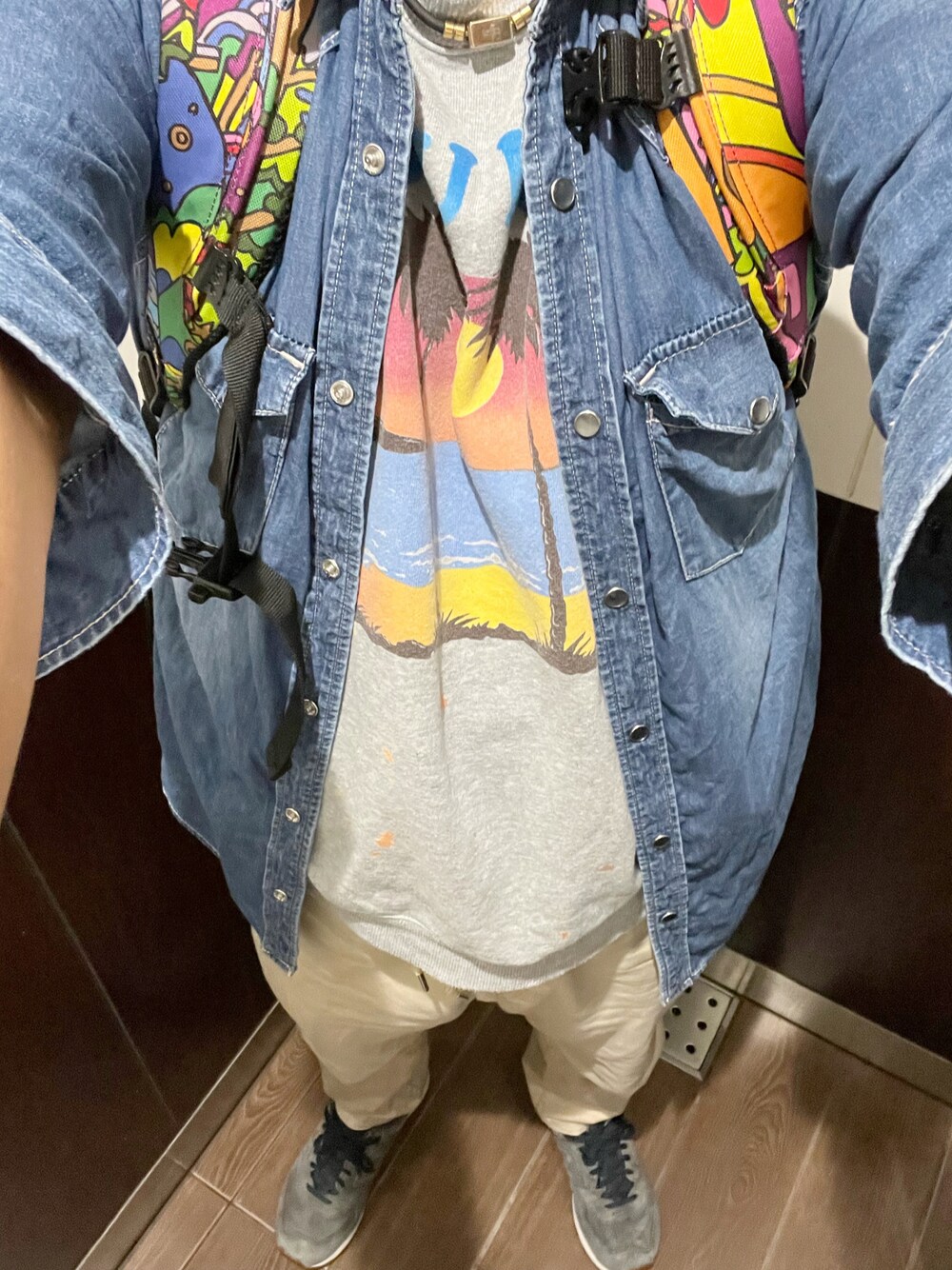 「介護、今日のコーデ、夏コーデ、シンプルコーデ、ウエスタンシャツ、半袖スウェット、チノパン、スニーカー、7分袖シャツ」｜「BURN'N'VIOLETのアイテム（スウェット、グレー系）」を使った、うままさん（メンズ・172cm）の夏コーディネートの1枚目の写真