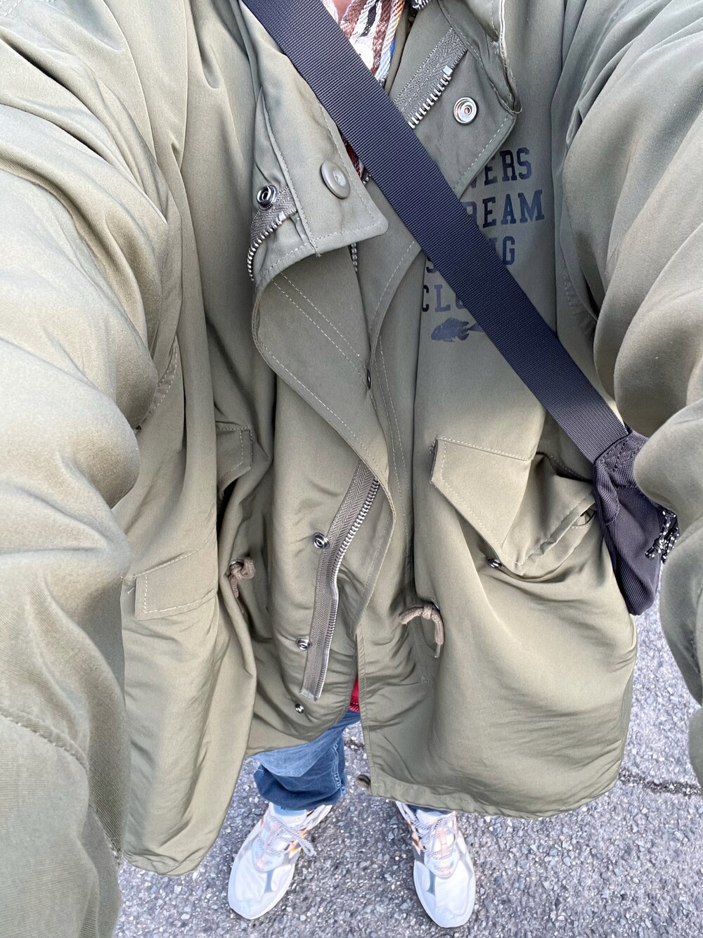「介護、今日のコーデ、冬コーデ、モッズコート、ネルシャツ、ジョガーパンツ」｜「NEW BALANCEの【New Balance/ニューバランス】FRESH FOAM CRAG TRAIL M (MTCRG)/フレッシュフォームクラッグトレイルM（スニーカー、ホワイト系）」を使った、うままさん（メンズ・172cm）の冬コーディネートの1枚目の写真
