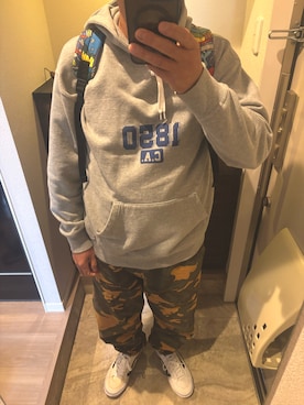 「アイテム（バックパック/リュック）」を使った、うままさん（メンズ・172cm）の秋コーディネート