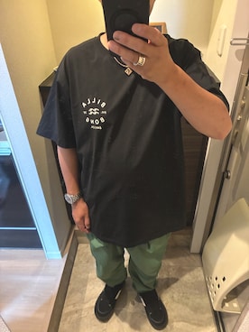 「MOUNTAIN SMITH（マウンテンスミス）のMOUNTAINSMITH Garfield Pants Light / マウンテンスミス ナイロンフィールドパンツ（カーゴパンツ、グリーン系）」を使った、うままさん（メンズ・172cm）の夏コーディネート