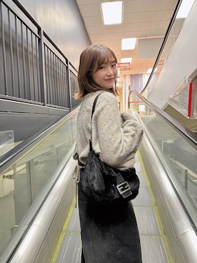 「FENDI（フェンディ）のアイテム（ショルダーバッグ、ブラック系）」を使った、ジャニスさん（レディース・163cm）の冬コーディネート