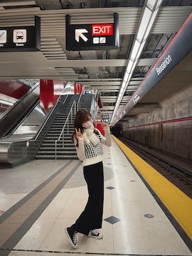 「CONVERSE ALL STAR（コンバースオールスター）のCONVERSE/CANVAS ALL STAR HI（スニーカー、ブラック系）」を使った、ジャニスさん（レディース・163cm）の秋コーディネート