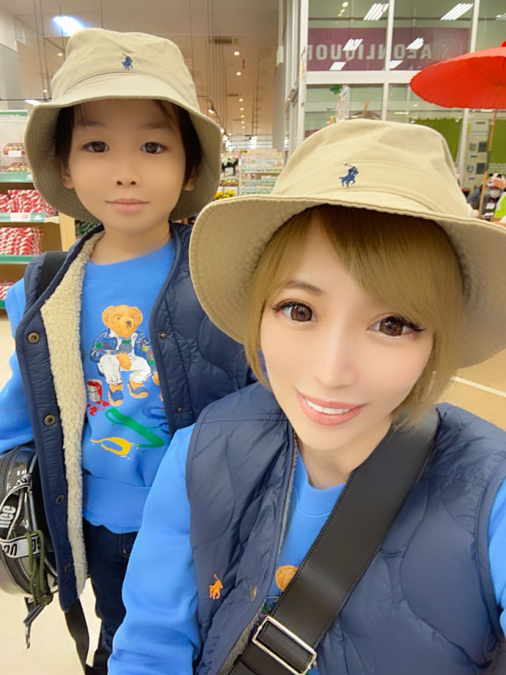 「親子コーデ、キッズファッション、キッズコーデ、ママファッション、ママコーデ、ラルフローレン、おしゃれさんと繋がりたい、ラルフローレン親子コーデ、ポロベア親子コーデ」｜「POLO RALPH LAUREN CHILDRENSWEARのリバーシブル リップストップ & フリース ダウン ベスト（ダウンベスト、その他）」を使った、hirumamaさん（キッズ・130cm）の冬コーディネートの1枚目の写真