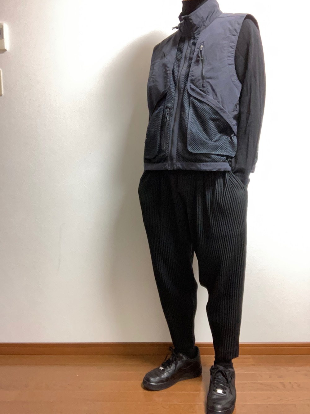 NIKE ACGのダウンベストを使った人気ファッションコーディネート