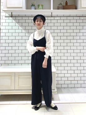 「白ブラウス」｜「アイテム（オールインワン・サロペット）」を使った、niuさん（レディース・161cm）の冬コーディネート