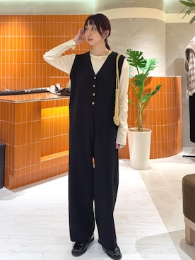 「アイテム（サロペット/オーバーオール）」を使った、niuさん（レディース・161cm）の秋コーディネート