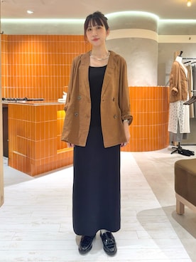「アイテム（テーラードジャケット、イエロー系）」を使った、niuさん（レディース・161cm）の秋コーディネート