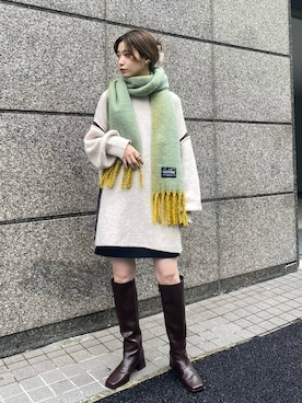 「アイテム（マフラー、イエロー系）」を使った、あおきりほさん（レディース・161cm）の秋コーディネート