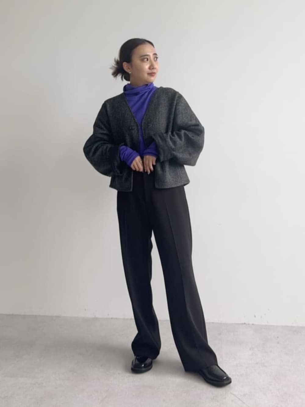 「ベーシック/トラッド、骨格ストレート、イエベ秋、MARW UNITED ARROWS」｜「MARW UNITED ARROWSの＜MARW UNITED ARROWS＋ODETTE E ODILE＞晴雨兼用ローファー（ローファー、ブラック系）」を使った、山口（yamaguchi）さん（レディース・156cm）の冬コーディネートの1枚目の写真