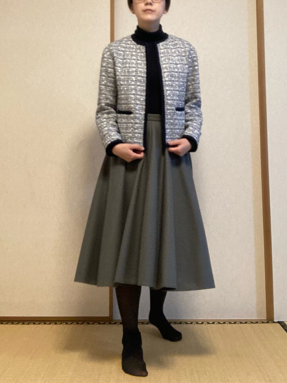 「オトナ女子、骨格ウェーブ、ノーカラージャケット、フレアスカート、アラフォー、ノーブル、マッキントッシュロンドン、お仕事コーデ」｜「Nobleのメルトンサーキュラースカート（スカート、グレー系）」を使った、ゆりぃさん（骨格ウェーブ・レディース・168cm）の春コーディネートの1枚目の写真