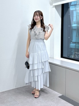 「La boutique BonBon（ラブティックボンボン）の【モテ女子の味方】サテンサッカーラッフルブラウス（シャツ/ブラウス、ブラック系）」を使った、Sanaさん（レディース・163cm）の春コーディネート