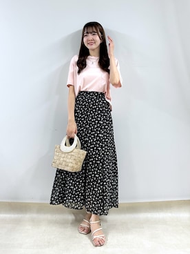 「花柄」｜「アイテム（スカート、ブラック系）」を使った、Sanaさん（レディース・163cm）の夏コーディネート