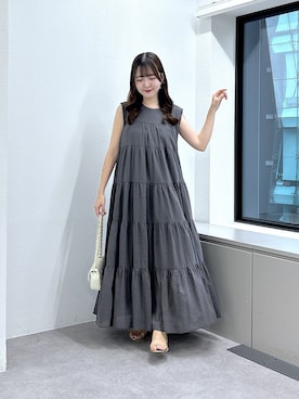 「La boutique BonBon（ラブティックボンボン）の【WEB限定カラーあり・２サイズ展開】ティアードワンピース（ワンピース、グレー系）」を使った、Sanaさん（レディース・163cm）の夏コーディネート