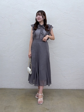 「La boutique BonBon（ラブティックボンボン）の【セット着用可能・愛されブラウス】スパンボイルチェックラッフルボウタイブラウス（シャツ/ブラウス、グレー系）」を使った、Sanaさん（レディース・163cm）の夏コーディネート