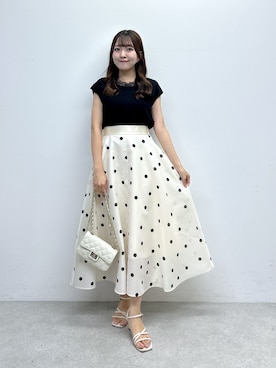 「La boutique BonBon（ラブティックボンボン）の【シリーズ累計お気に入り数1.5万突破！接触冷感・UVカット】クールタッチUVレース付きVネックニット（ニット/セーター、ブラック系）」を使った、Sanaさん（レディース・163cm）の夏コーディネート