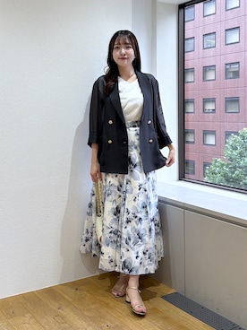 「La boutique BonBon（ラブティックボンボン）の【清涼感美人見え】ドレープネックジョーゼットブラウス（シャツ/ブラウス、ホワイト系）」を使った、Sanaさん（レディース・163cm）の夏コーディネート