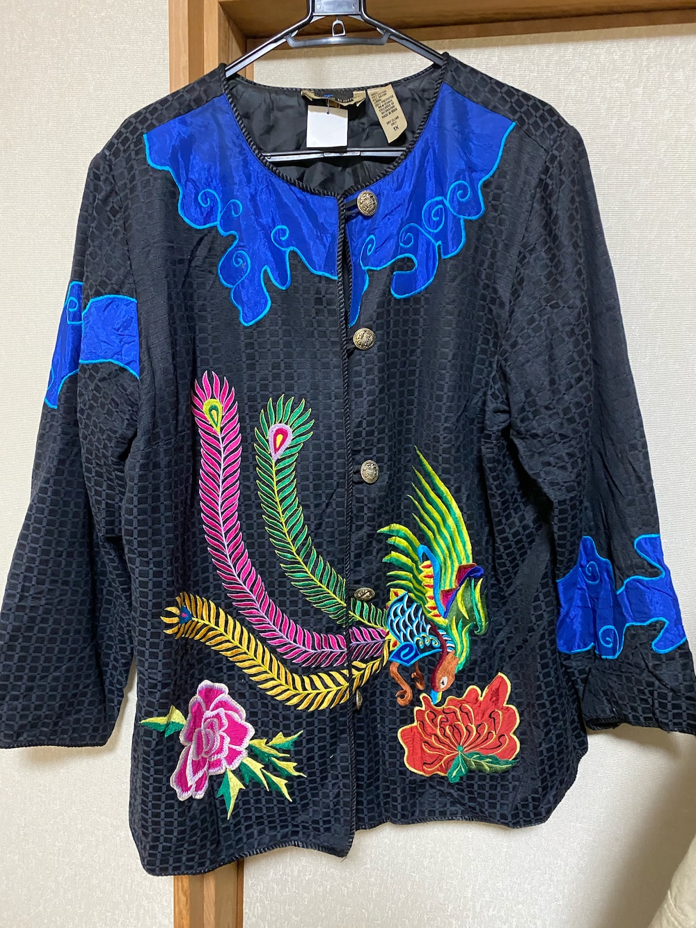 「派手、奇抜」｜「西海岸のアイテム（トップス、その他）」を使った、さらよこ☻さん（レディース・156cm）の冬コーディネートの1枚目の写真