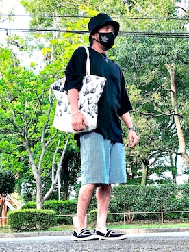 「Tシャツ/カットソー」｜「アイテム（PC・スマホグッズ/家電）」を使った、*shu*さん（メンズ・171cm）の秋コーディネート