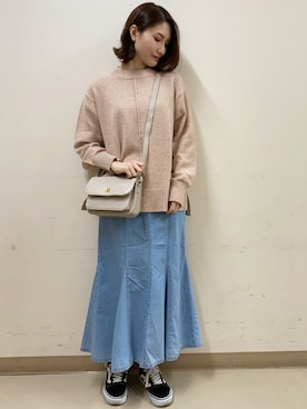 「earth music&ecology（アースミュージックアンドエコロジー）のアイテム（デニムスカート）」を使った、mizukiさん（レディース・160cm）の冬コーディネート
