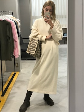 「A VACATION（アヴァケーション）のアイテム」を使った、ヤマサキ サオリさん（レディース・169cm）の冬コーディネート