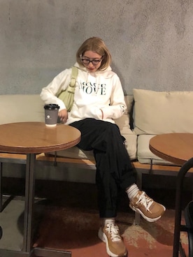 「SOREL（ソレル）のアイテム（シューズ）」を使った、ヤマサキ サオリさん（レディース・169cm）の秋コーディネート