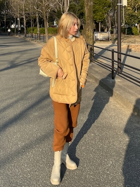 「machatt（マチャット）のアイテム（パンツ）」を使った、ヤマサキ サオリさん（レディース・169cm）の春コーディネート