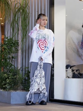 「アイテム（バックパック/リュック、シルバー系）」を使った、Firsthandさん（レディース・156cm）の春コーディネート