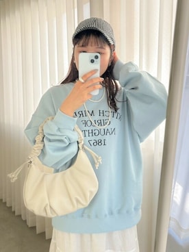 「ブルーコーデ」｜「アイテム（スウェット）」を使った、flowerさん（レディース・157cm）の春コーディネート