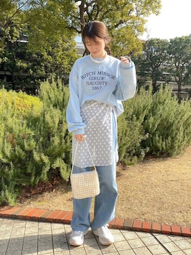 「ブルーコーデ」｜「アイテム（スウェット）」を使った、flowerさん（レディース・158cm）の春コーディネート
