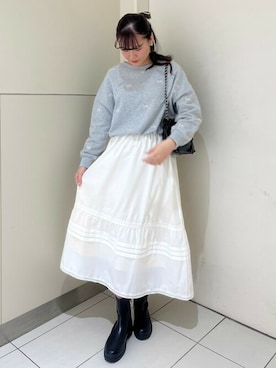 「ティアードスカート」｜「アイテム（スウェット）」を使った、flowerさん（レディース・161cm）の春コーディネート