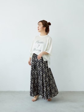 「フラワープリント」｜「アイテム（ニット/セーター）」を使った、moyuさん（レディース・150cm）の夏コーディネート