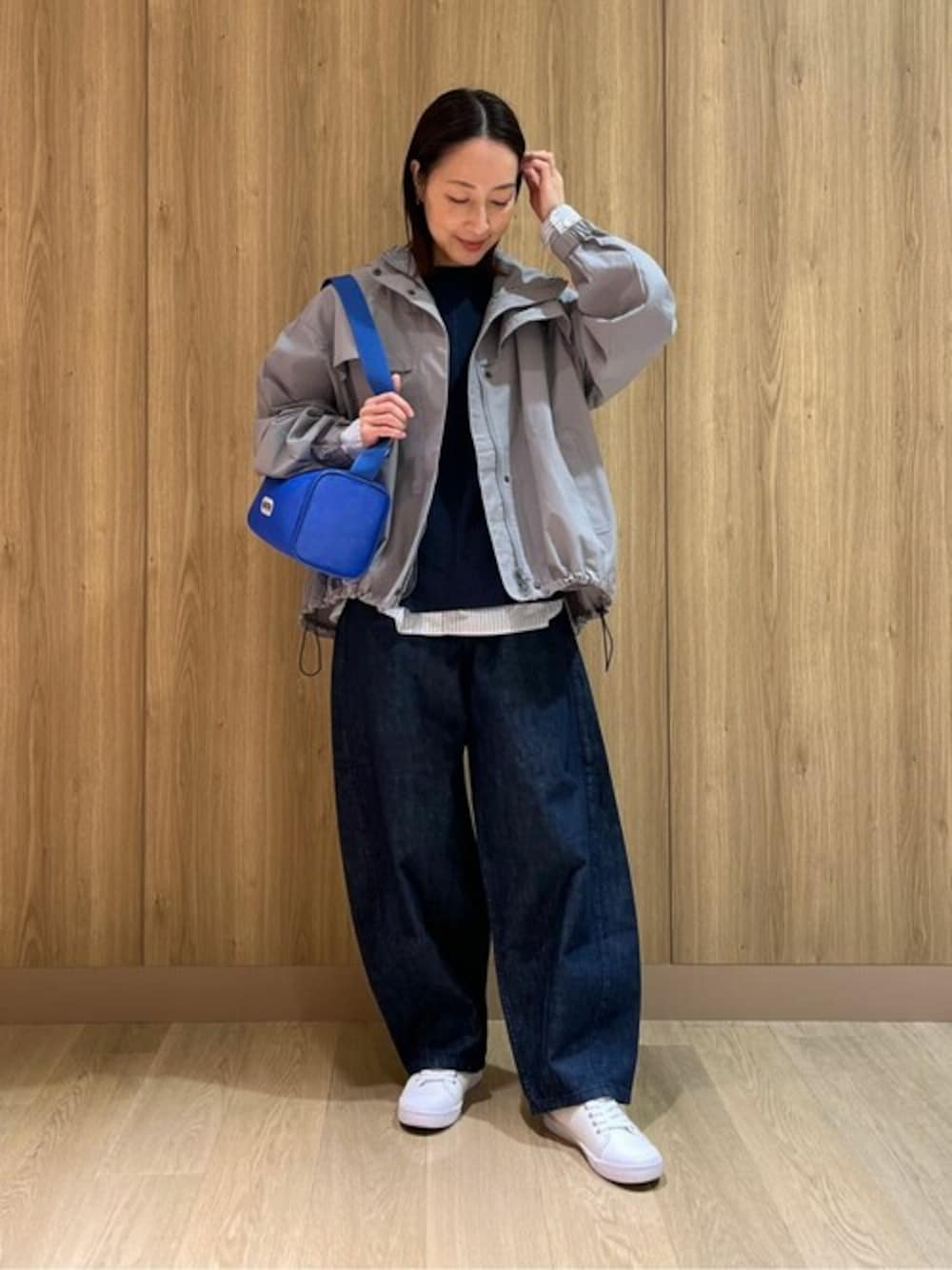 「ブルゾン、デニム、カジュアル、ベスト、大人カジュアル、お出かけコーデ、大人コーデ、春コーデ、シャツスタイル、ヒューマンウーマン(HUMAN WOMAN)」｜「KELTYの◆【KELTYコラボ】ブルゾン（ブルゾン、グリーン系）」を使った、ayaさん（レディース・156cm）の春コーディネートの1枚目の写真