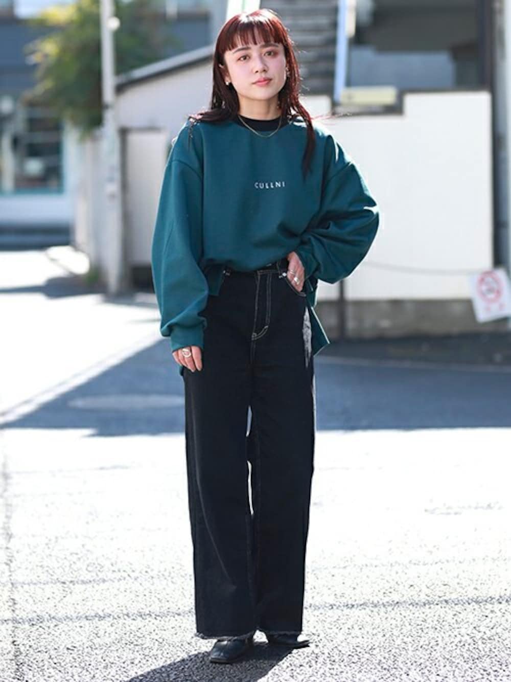「CULLNIのSTUDIOUS別注 LOGO SWEAT（Tシャツ/カットソー、ブルー系）」を使った、STUDIOUS MENSさん（メンズ・155cm）の春コーディネートの1枚目の写真