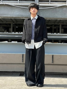 「LiNoH（リノー）のアイテム（スラックス）」を使った、STUDIOUS MENSさん（メンズ・170cm）の春コーディネート
