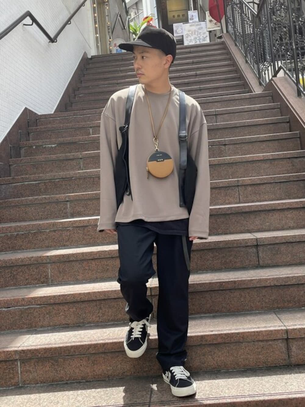 「CULLNIのAsymmetrical Hem Pullover（Tシャツ/カットソー、その他）」を使った、STUDIOUS MENSさん（メンズ・158cm）の秋コーディネートの1枚目の写真
