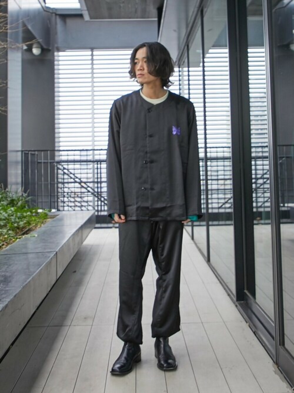 「NeedlesのPajama Set - Poly Sateen（その他雑貨、ブラック系）」を使った、STUDIOUS MENSさん（メンズ・175cm）の冬コーディネートの1枚目の写真