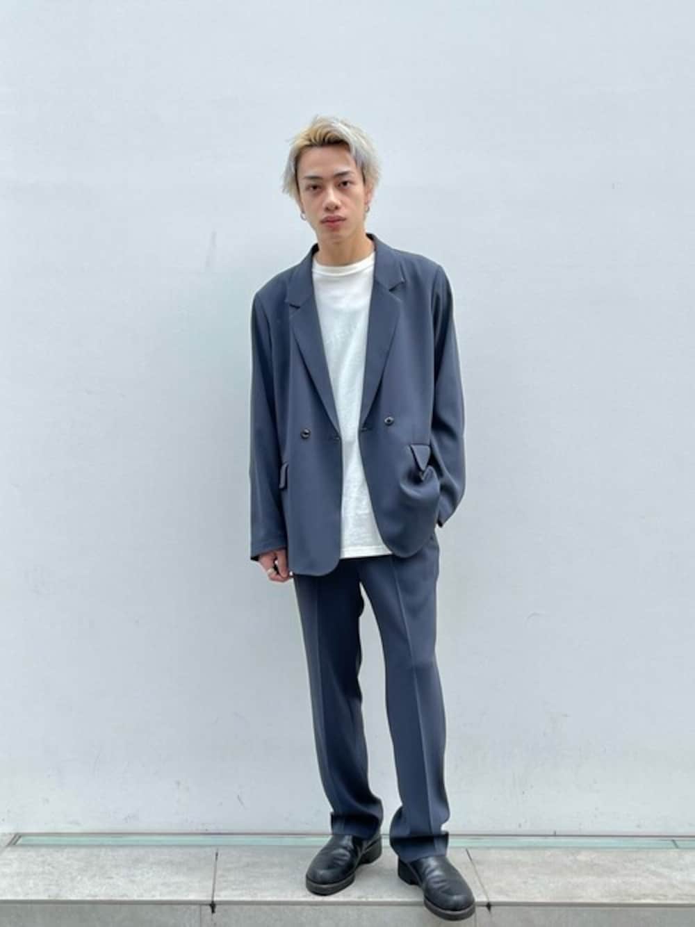 「#セットアップ、#ブルー、#春コーデ、#ワントーン」｜「cityのGEORGETTE STRAIGHT SLACKS（スラックス、グレー系）」を使った、STUDIOUS MENSさん（メンズ・169cm）の春コーディネートの1枚目の写真