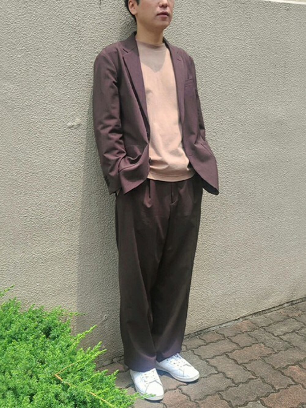 「セットアップ、テーラードジャケット、オーバーサイズ、ワイドパンツ、白スニーカー、シンプルコーデ、KASHIYAMA、KASHIYAMAEASY」｜「KASHIYAMAのアイテム（ジャケット/アウター、その他）」を使った、カシヤマさん（メンズ・171cm）の夏コーディネートの1枚目の写真