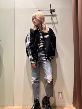 「HYSTERIC GLAMOUR（ヒステリックグラマー）のSNAKE LOOP 8分丈クラッシュデニムパンツ（デニムパンツ）」を使った、NANAMIさん（レディース・160cm）の秋コーディネート