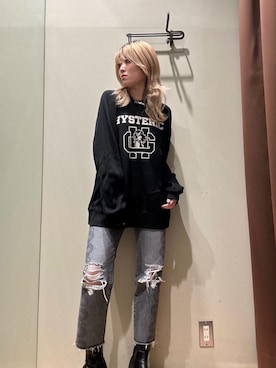 「HYSTERIC GLAMOUR（ヒステリックグラマー）のSNAKE LOOP 8分丈クラッシュデニムパンツ（デニムパンツ）」を使った、NANAMIさん（レディース・160cm）の冬コーディネート