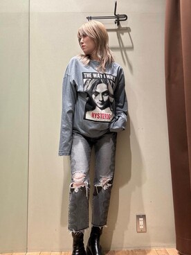 「HYSTERIC GLAMOUR（ヒステリックグラマー）のSNAKE LOOP 8分丈クラッシュデニムパンツ（デニムパンツ）」を使った、NANAMIさん（レディース・160cm）の冬コーディネート