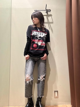 「HYSTERIC GLAMOUR（ヒステリックグラマー）のSNAKE LOOP 8分丈クラッシュデニムパンツ（デニムパンツ）」を使った、NANAMIさん（レディース・160cm）の秋コーディネート