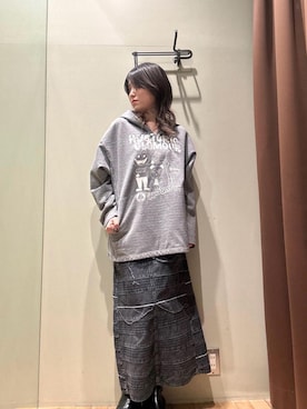 「ロック」｜「アイテム（トップス）」を使った、NANAMIさん（レディース・160cm）の秋コーディネート